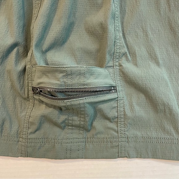 ATHLETA Trekkie Cargo Skort‎ Skirt Pockets Olive Army Green Hike Size 8 NWOT - Picture 12 of 13
